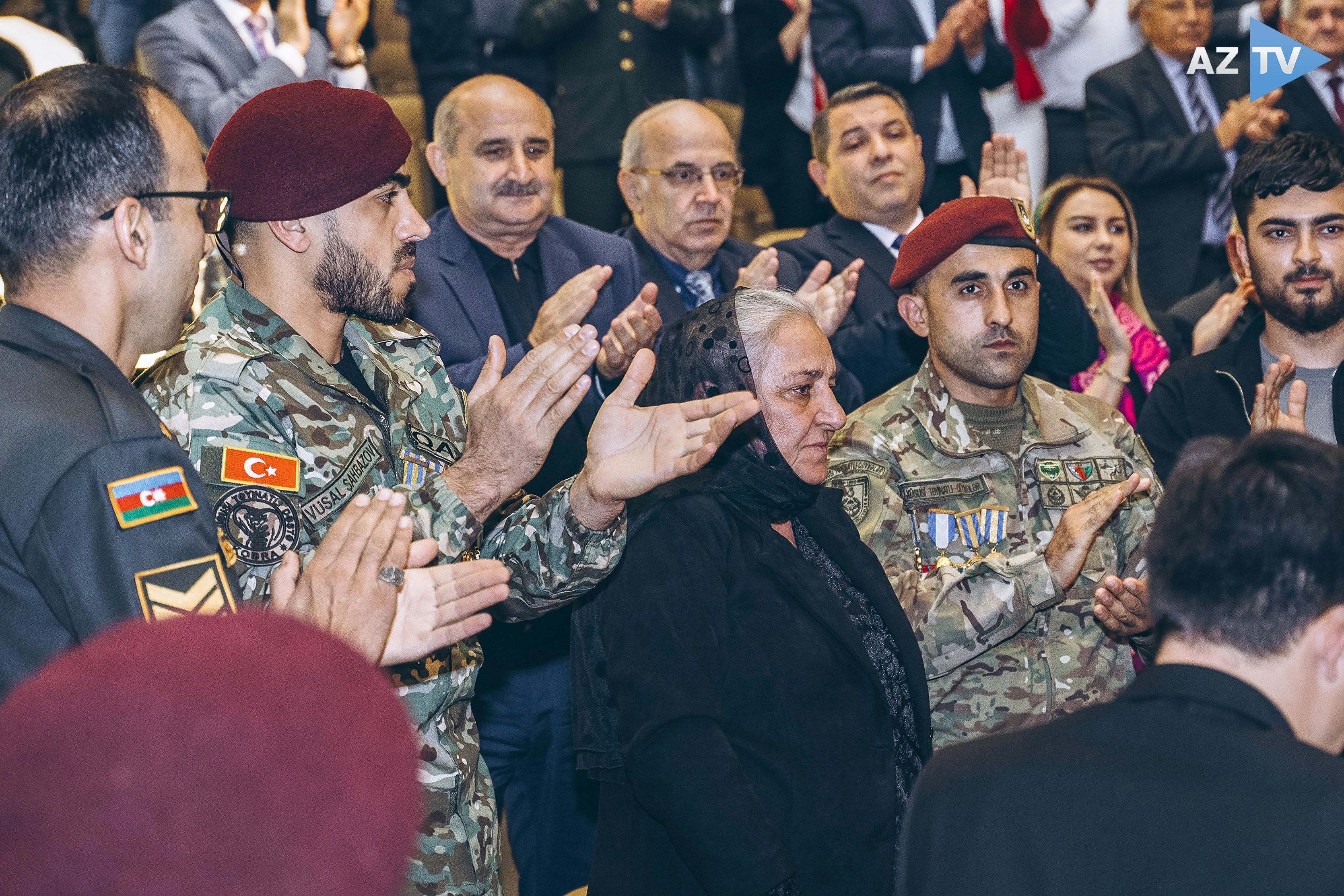 Polad Hashimov's mother receives standing ovation